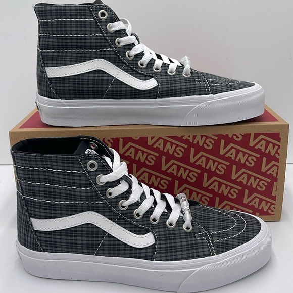 Vans Men’s Sk8-Hi Tapered Uv Beads Black
VN0009QPBM8
Sneakers - Picture 2 of 16
